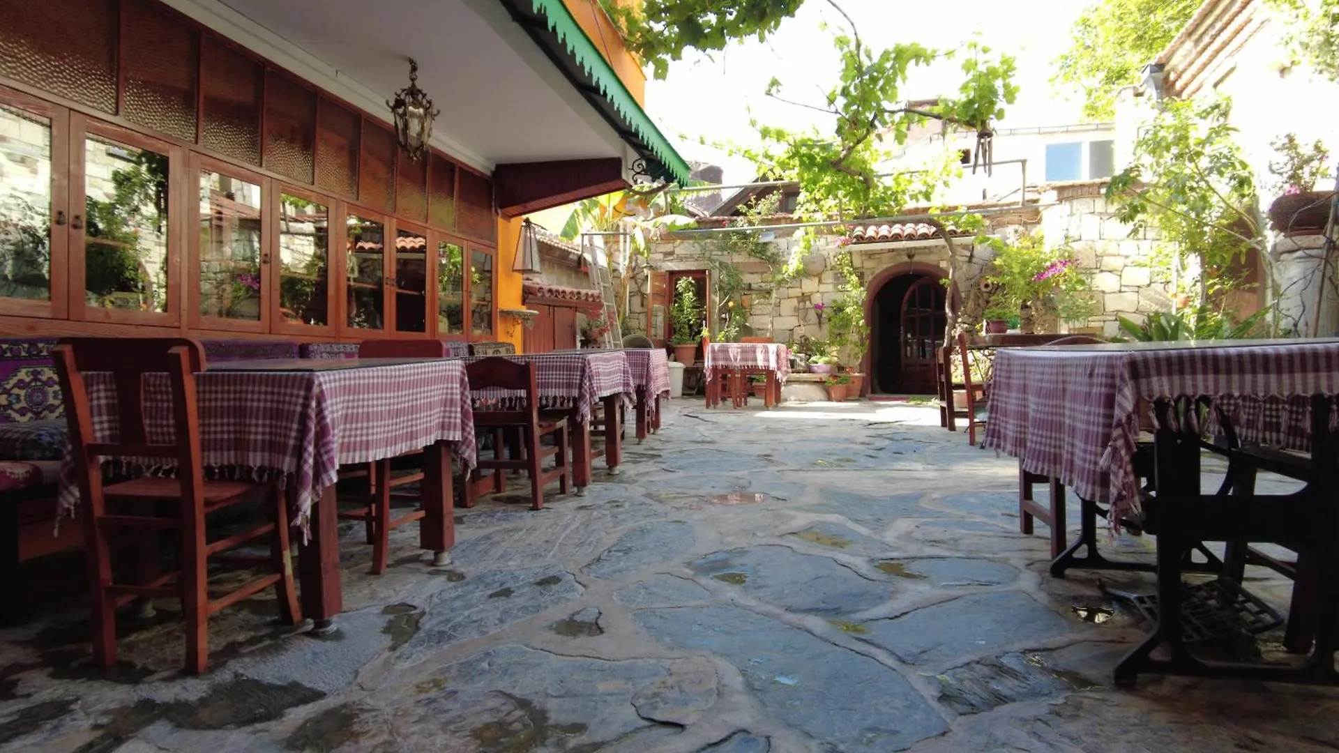 Han Urla Otel